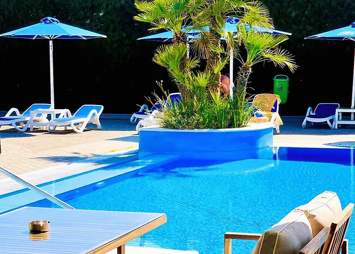 Sveltos מלון לרנקה